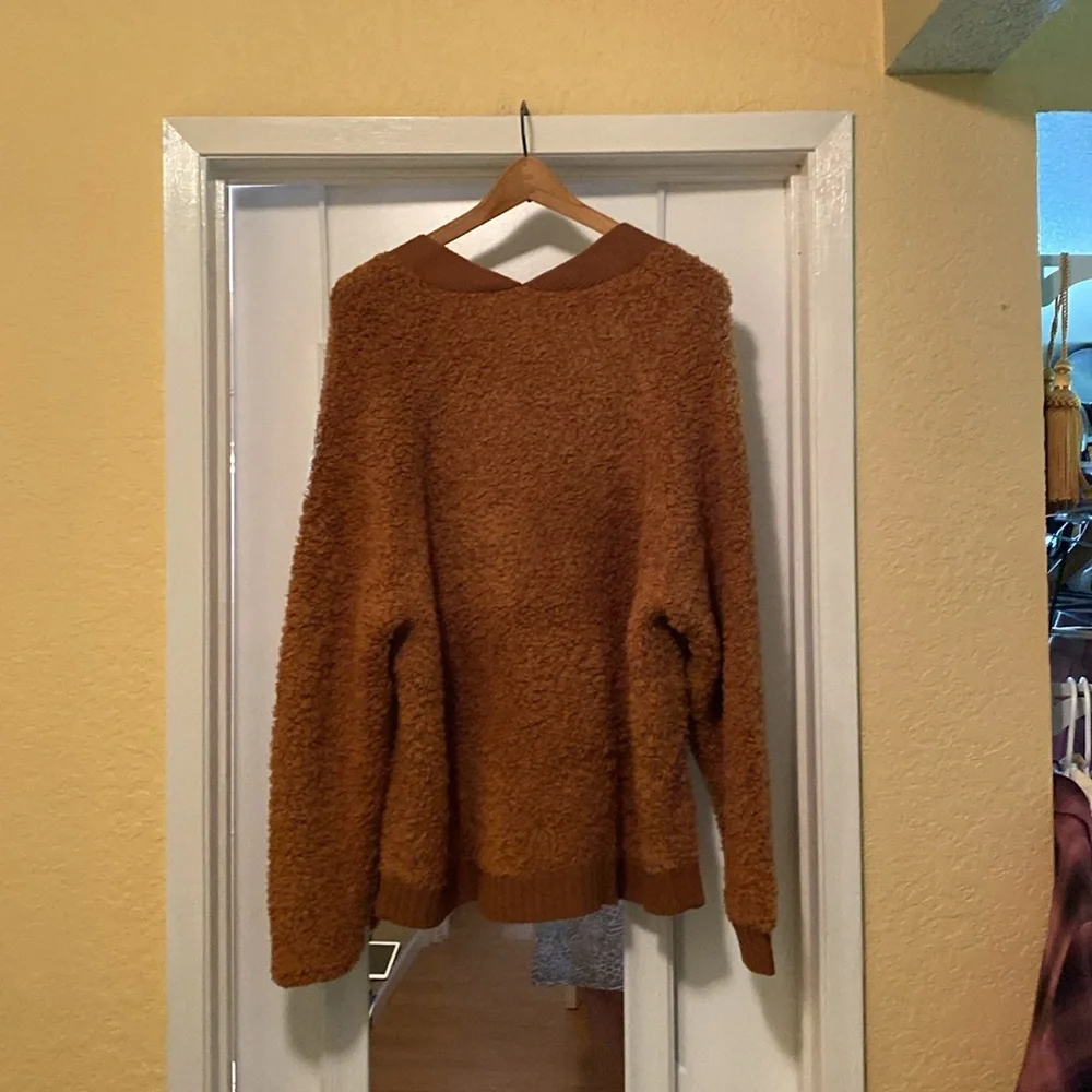 UGG DEEANN CLOUD FLUFF V NECK Sweater